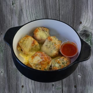 Cheesy Garlic Knots